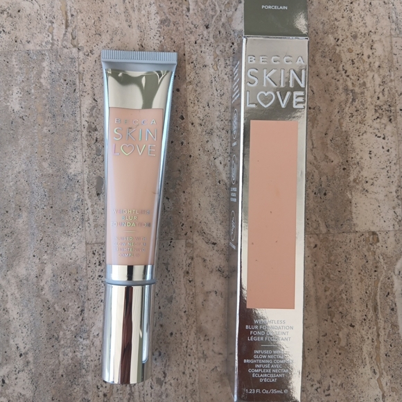 BECCA Skin Love Weightless Blur Foundation-PORCELAIN - Picture 1 of 4